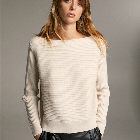 Aritzia Sweaters - ⭐️Aritzia Babaton Luc soft merino wool sweater♥️